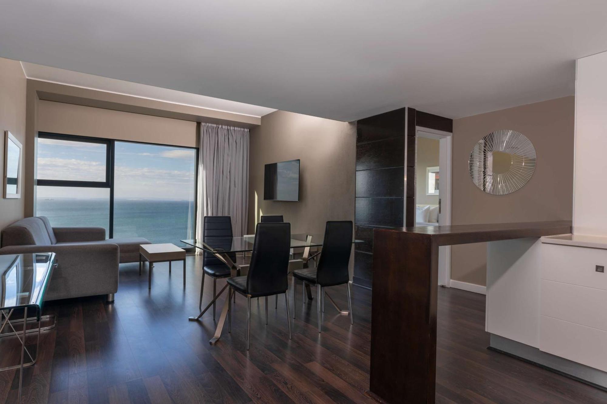 Radisson Blu Hotel, Port Elizabeth Ngoại thất bức ảnh Interior of a typical apartment