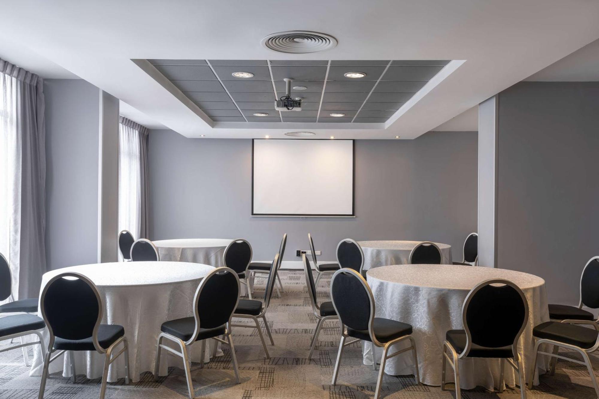 Radisson Blu Hotel, Port Elizabeth Ngoại thất bức ảnh A meeting room