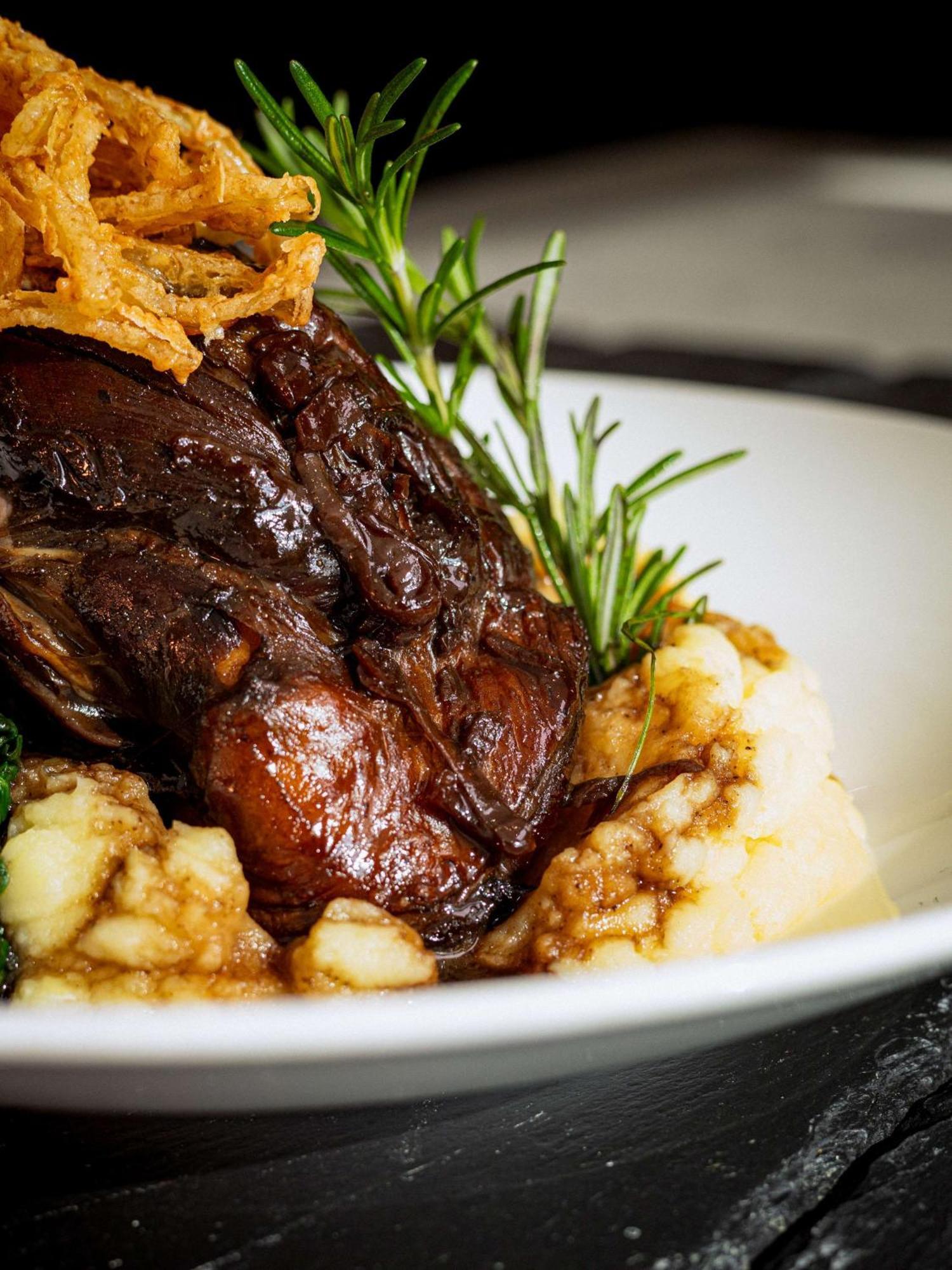 Radisson Blu Hotel, Port Elizabeth Ngoại thất bức ảnh A braised short rib